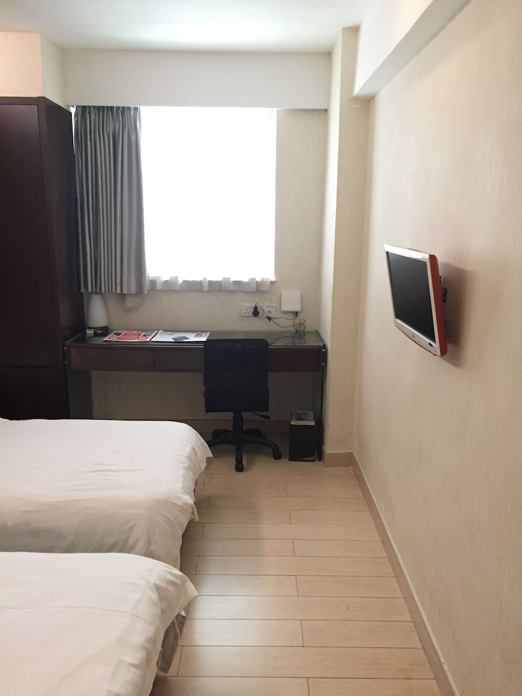 Pop Inn Mong Kok 10/28