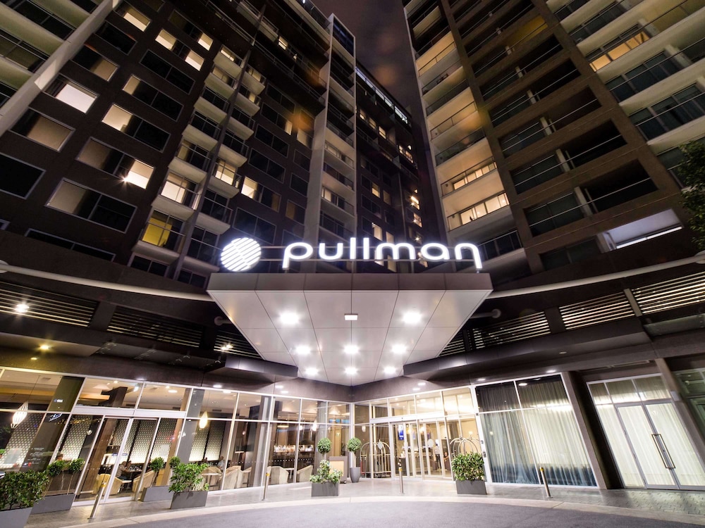 PULLMAN ADELAIDE 53/72