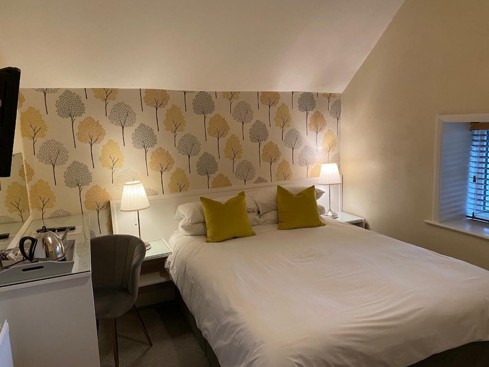 Manor Court Hotel 8/46