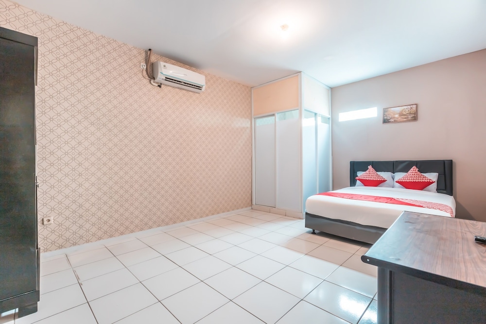 OYO 1868 J&b Room Pramuka 14/22