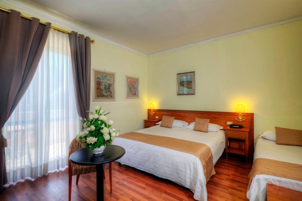 Hotel Dei Principati 23/53