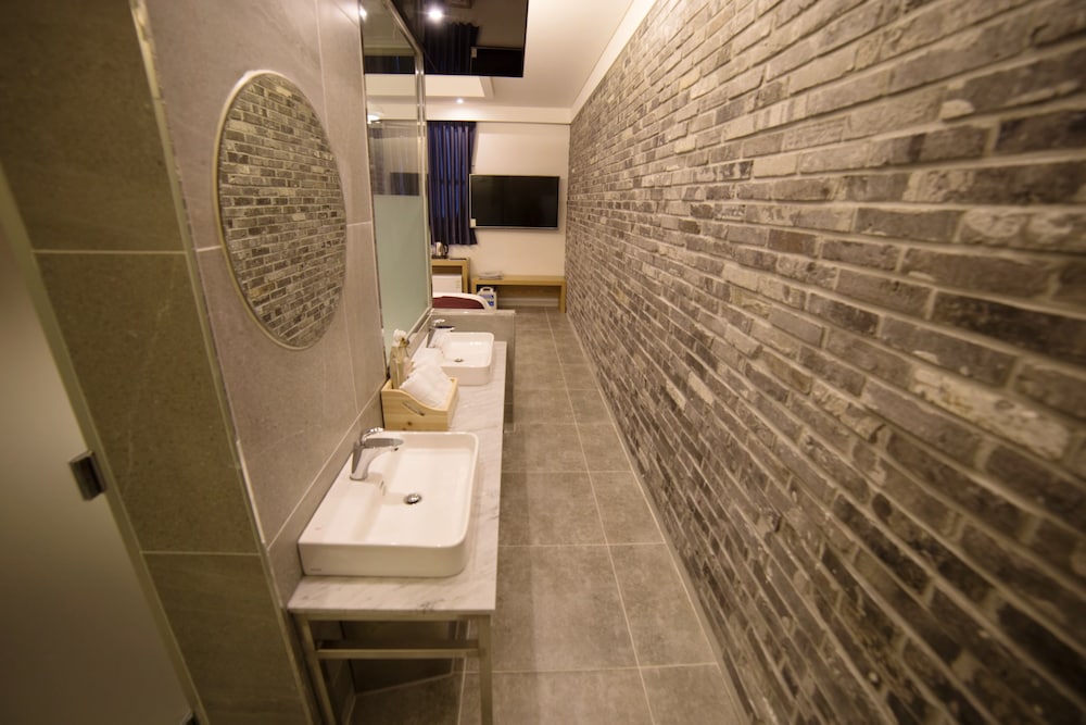 Brown-Dot Hotel Daegu Hyukshin Doshi 37/50