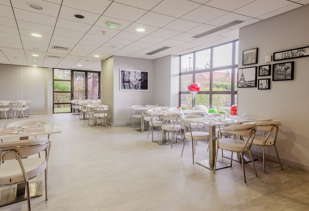 MERCURE CERGY PONTOISE CENTRE 54/70