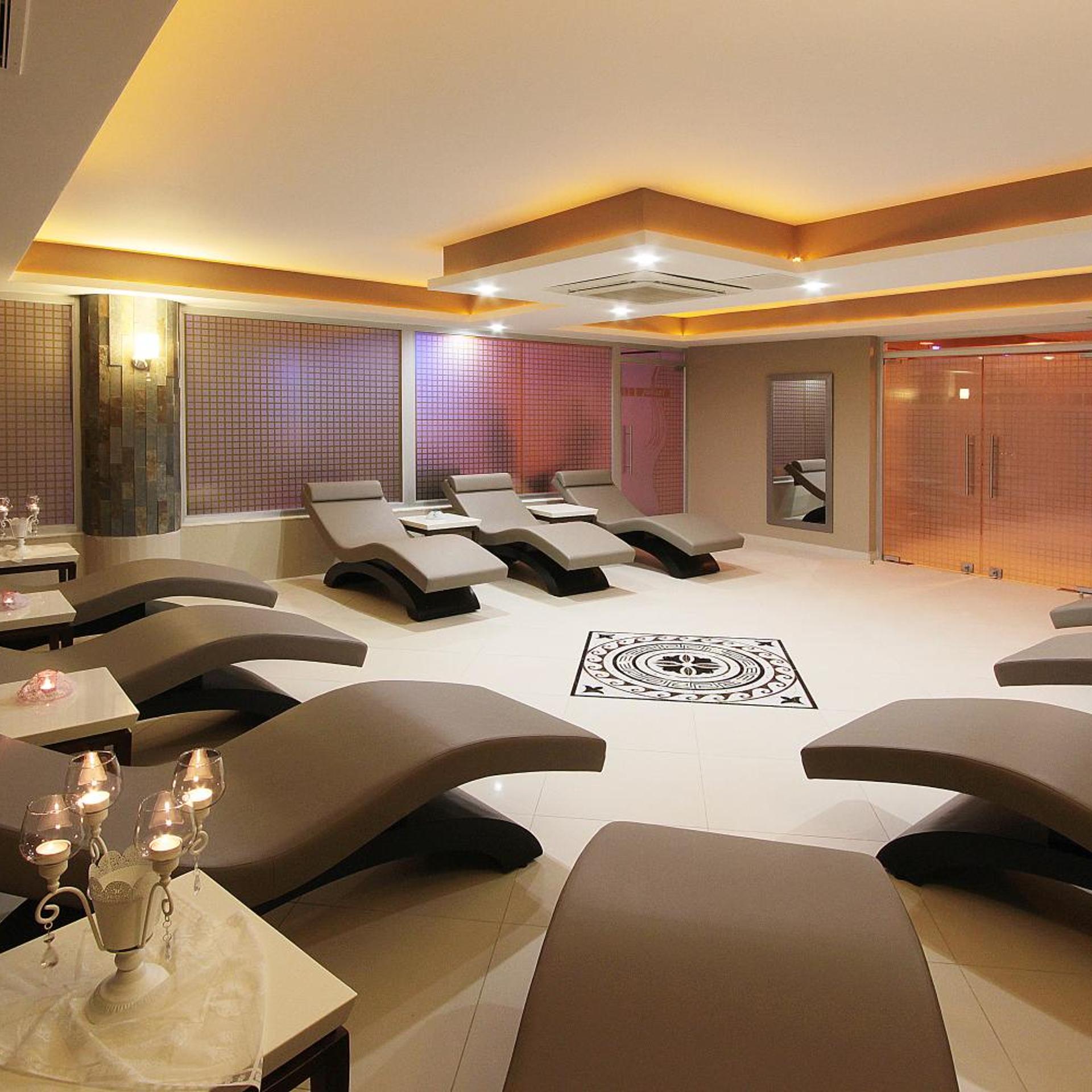 Forum Suite Hotel 64/70