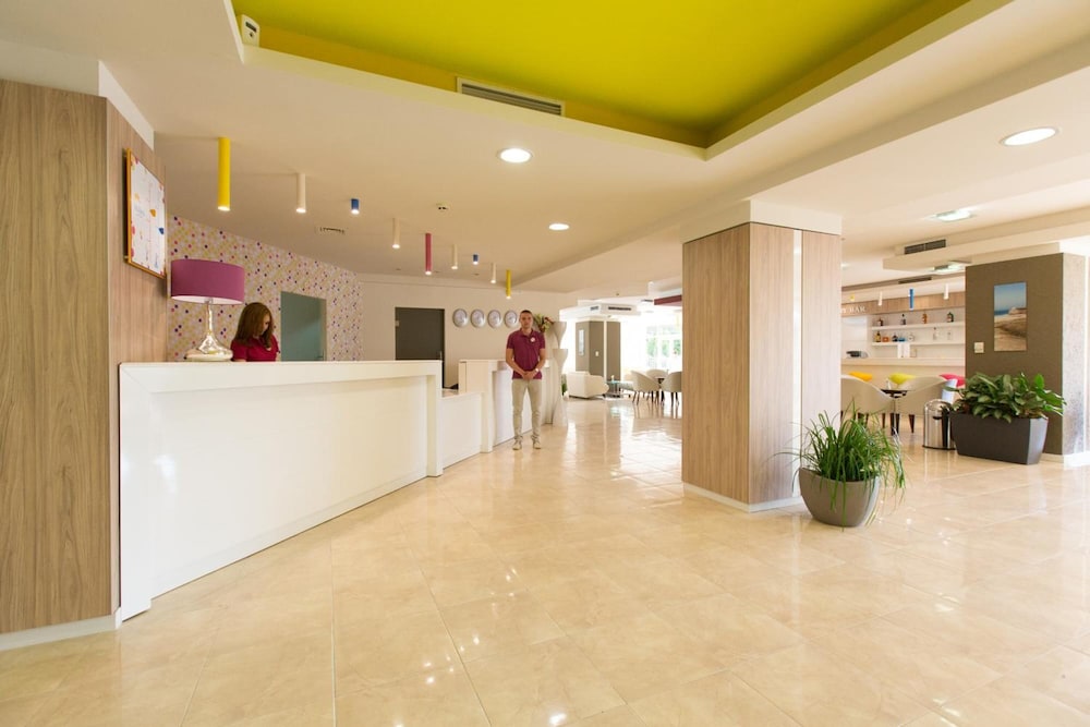 Madara Park Hotel 8/50