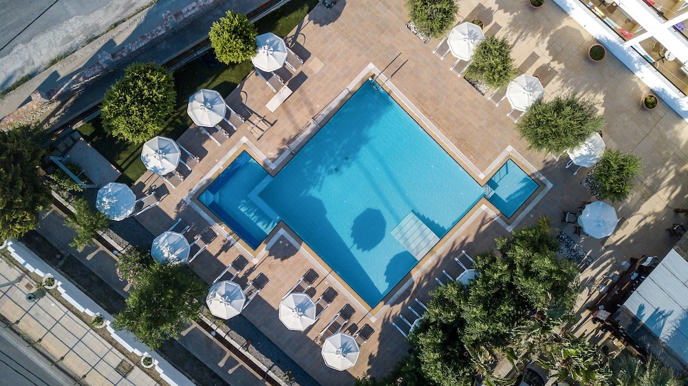 Mon Repos Hotel 45/50
