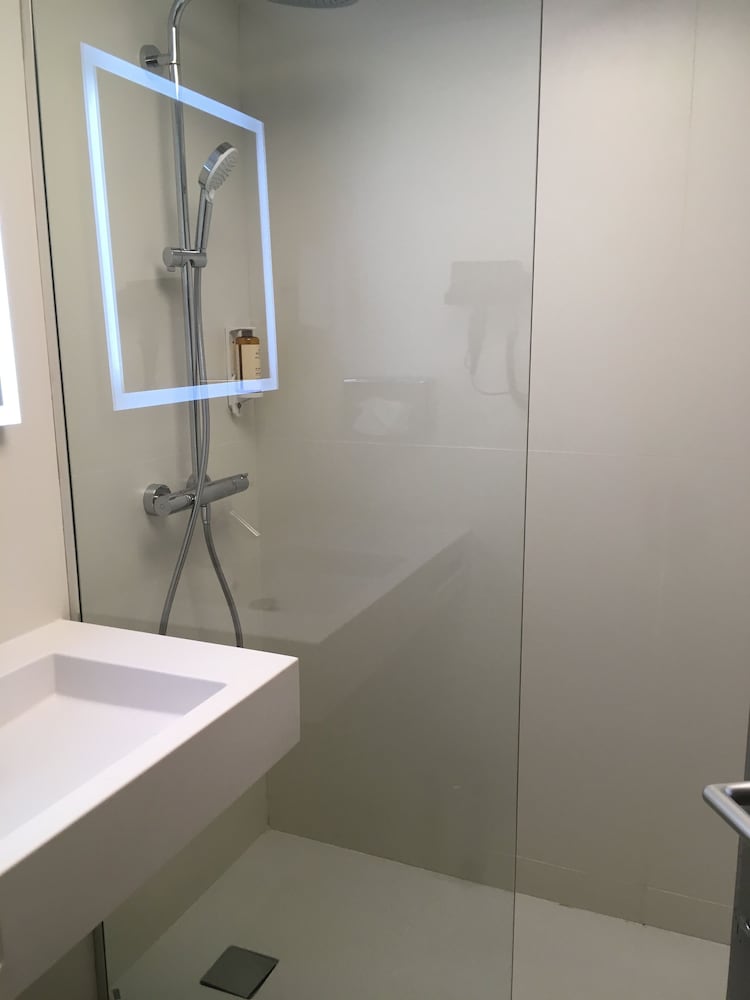 MERCURE PERPIGNAN CENTRE 16/68