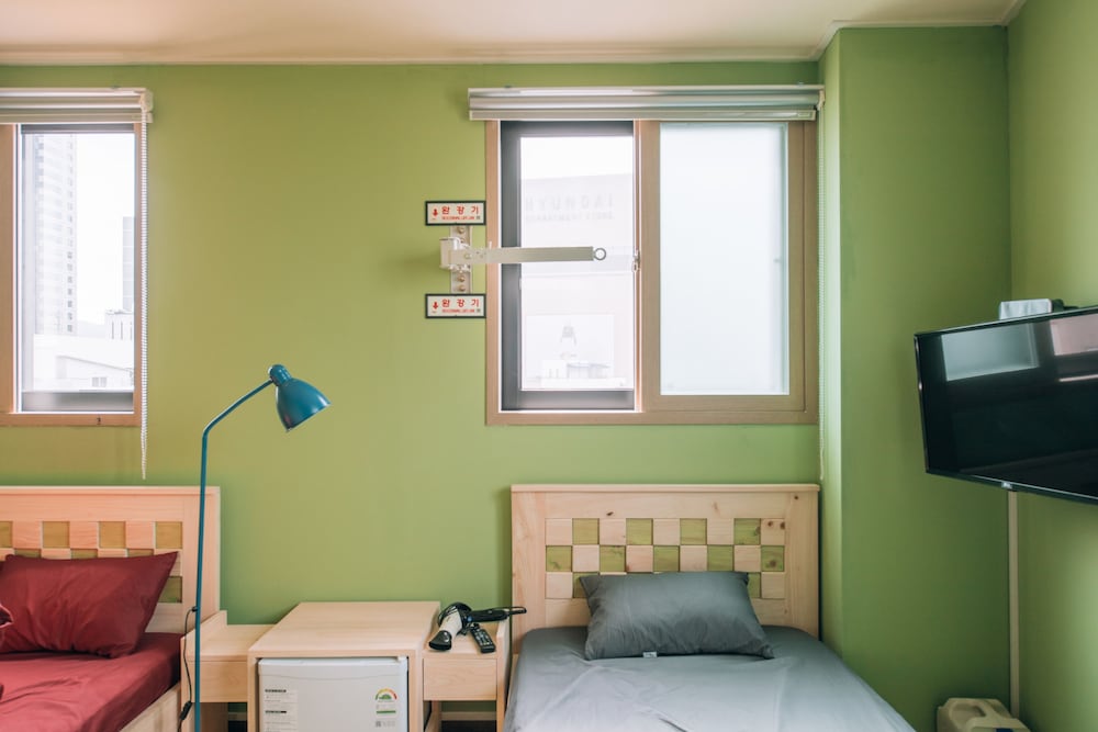 Midtown Hostel 35/50