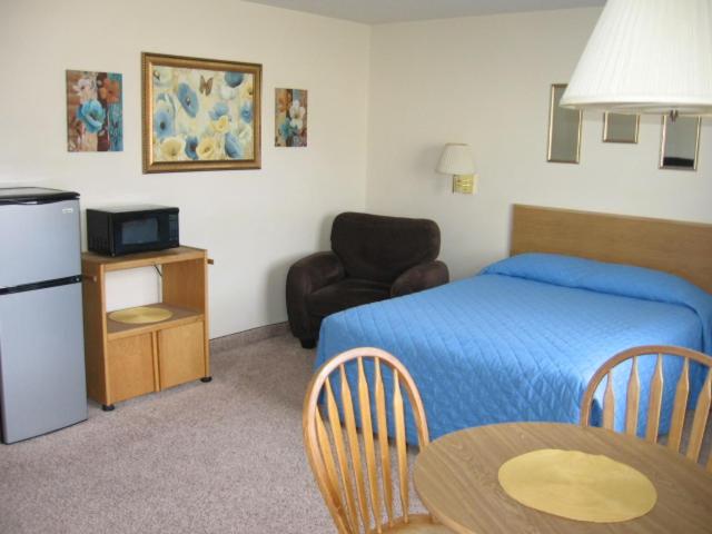 Little Bear Motel 32/43