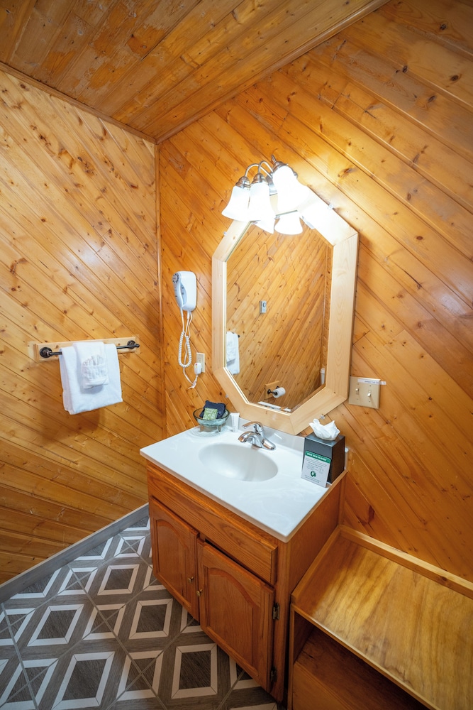 Estes Mountain Inn 32/70