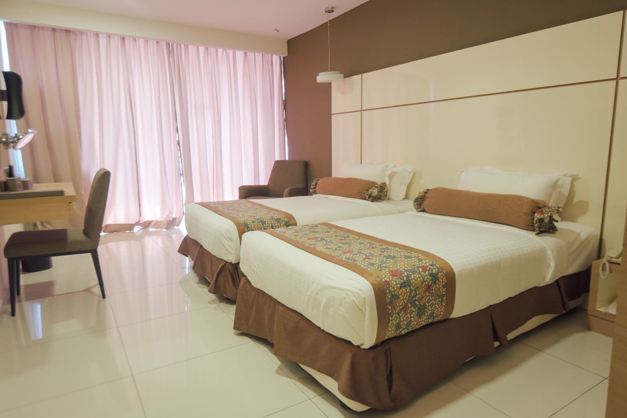 Superior, Twin Beds