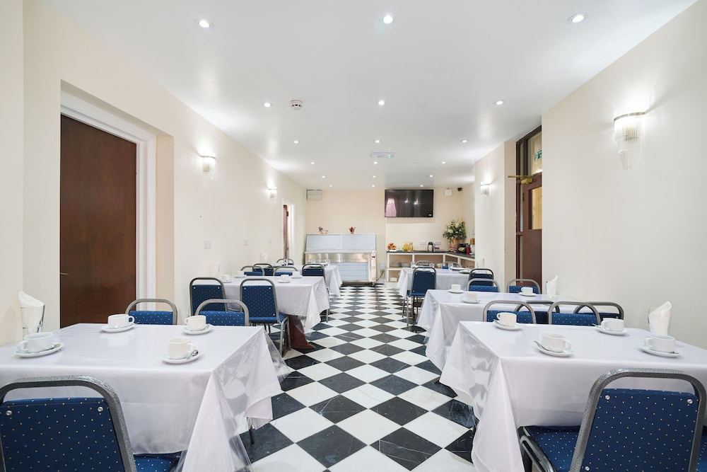 Cranbrook Hotel London 48/55