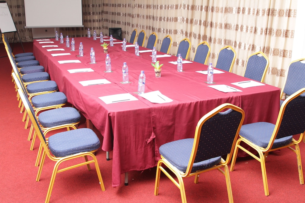 CONSIR EXECUTIVE LODGE 19/26