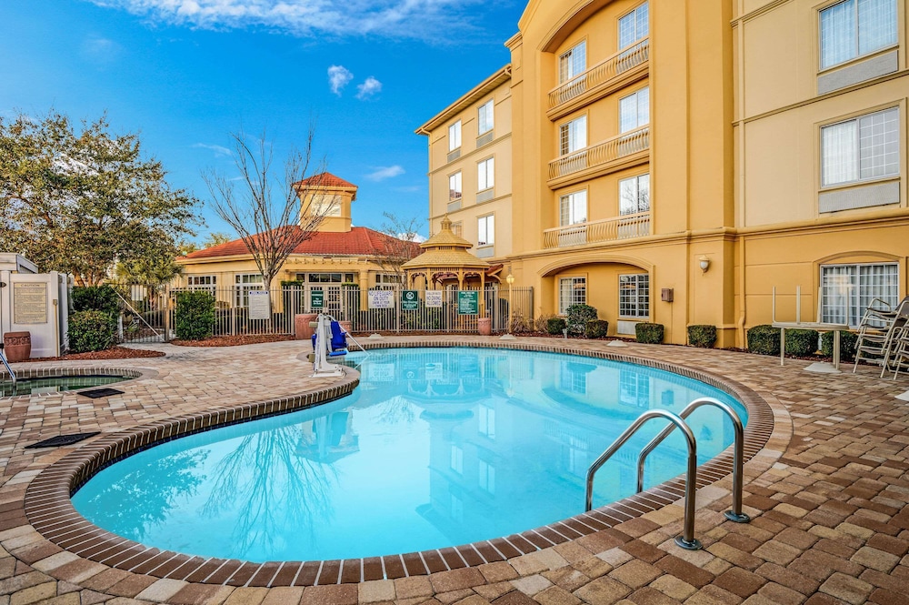 La Quinta Inn & Suites by Wyndham Myrtle Beach Broadway Area 1/54
