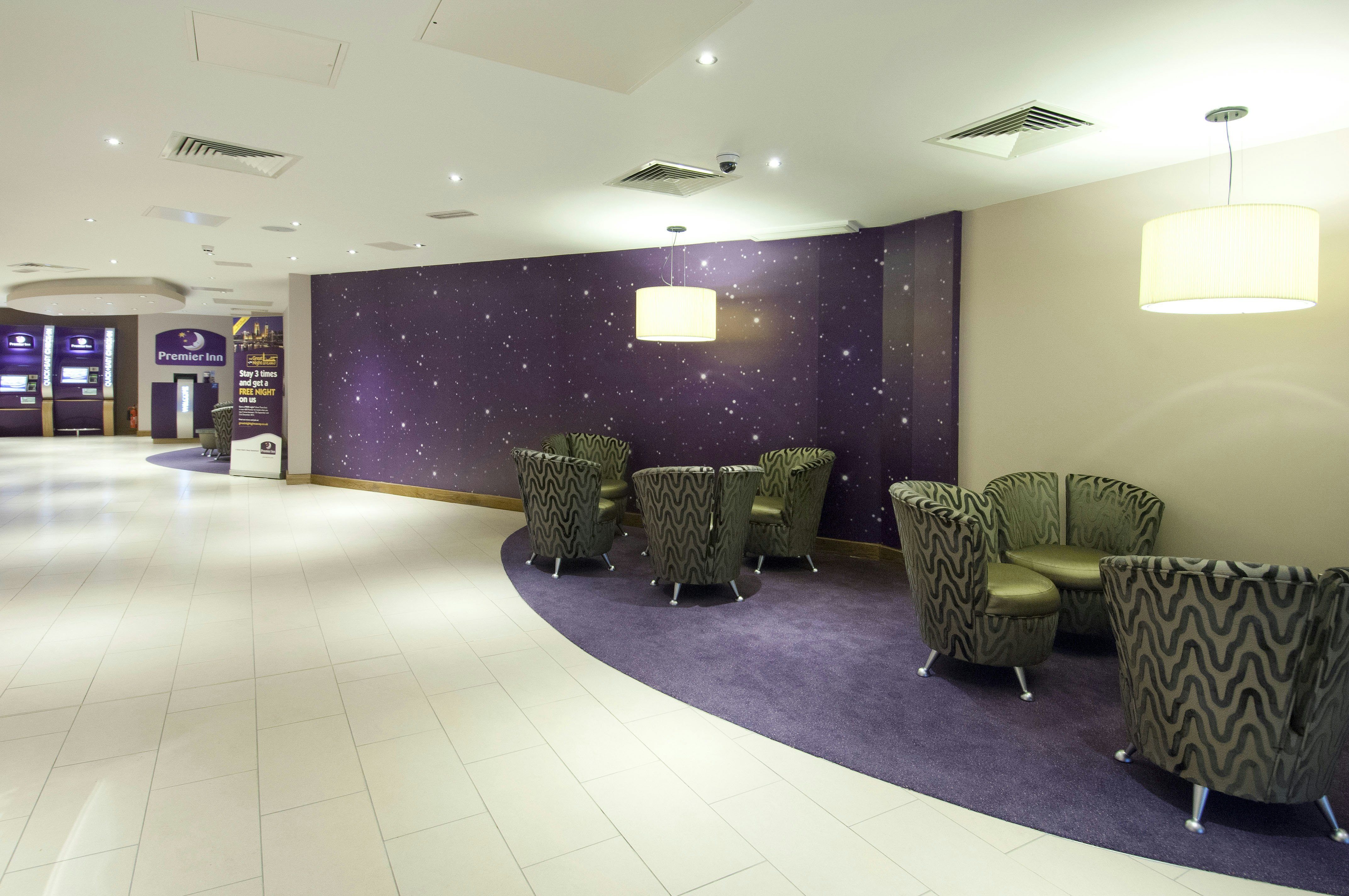 Premier Inn Halifax Town Centre 5/48