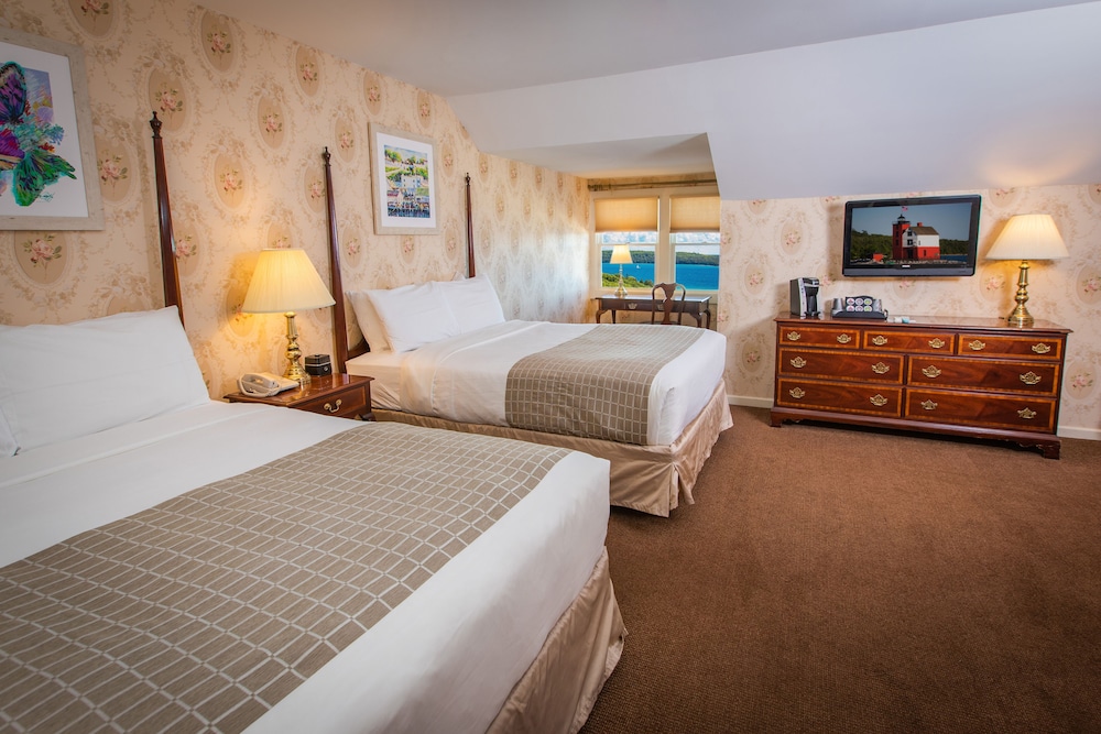 Lake View Hotel 10/46