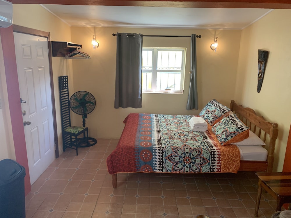 All Seasons Guest House 32/50