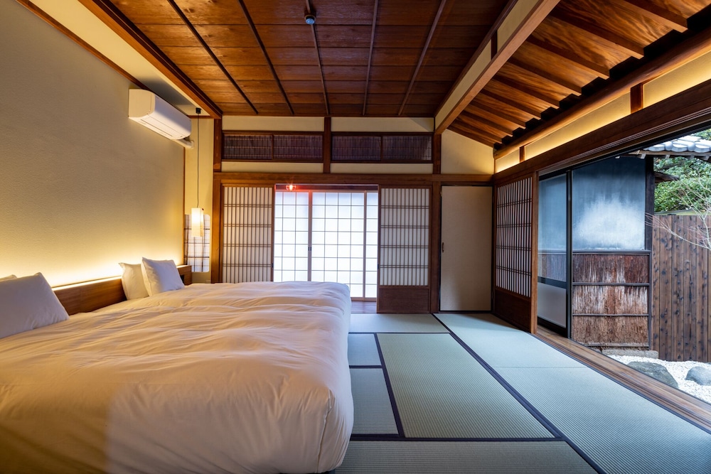 ROOM, OUTDOOR BATH, ANNEX