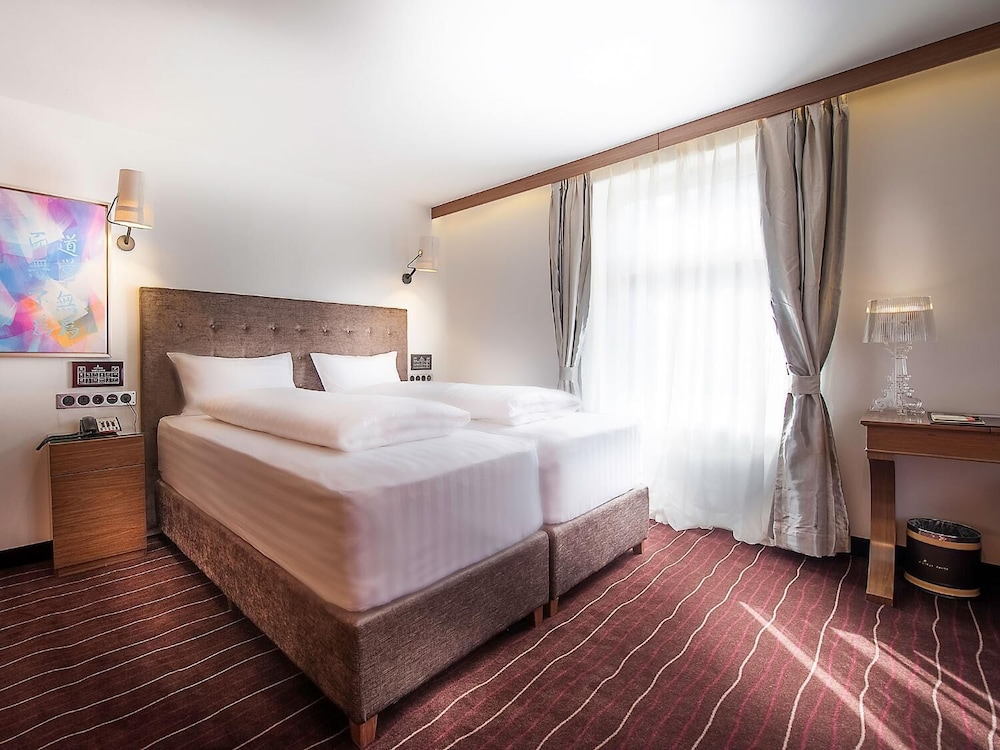 Arthaus Hotel 5/33