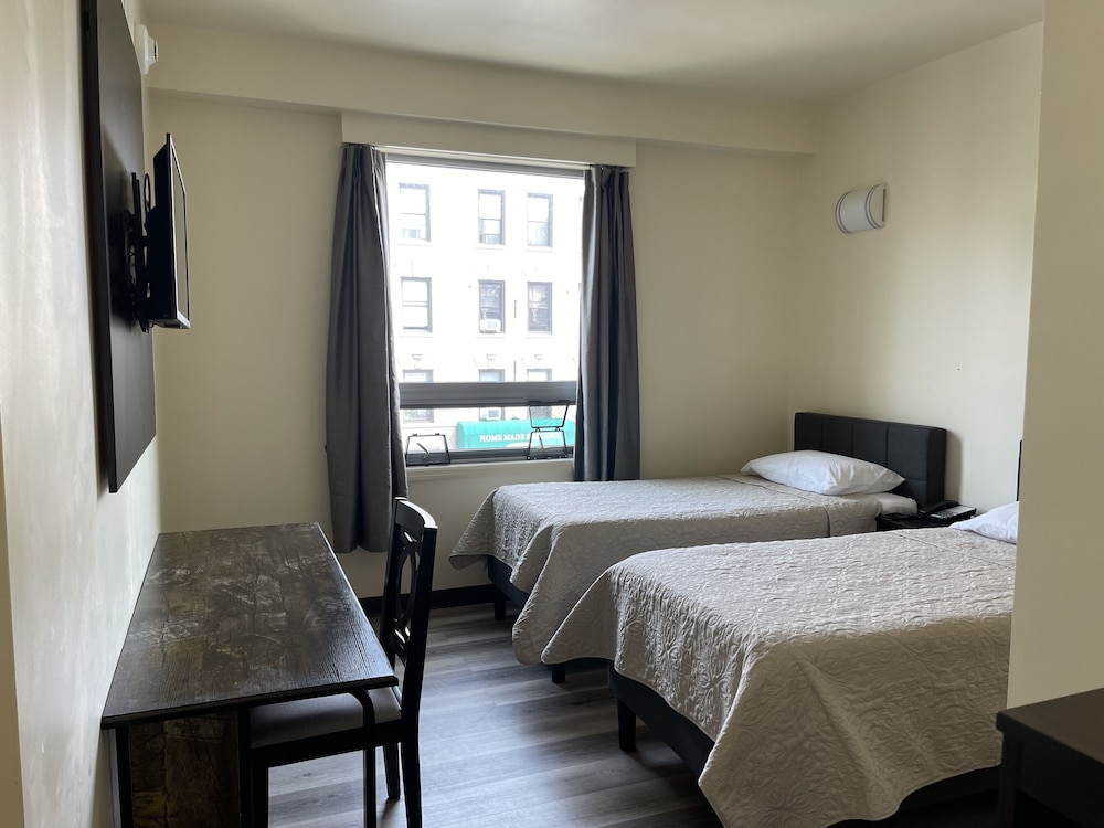 Astoria Inn LaGuardia hotel 7/16