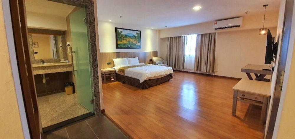 Margherita Plaza Hotel 45/63
