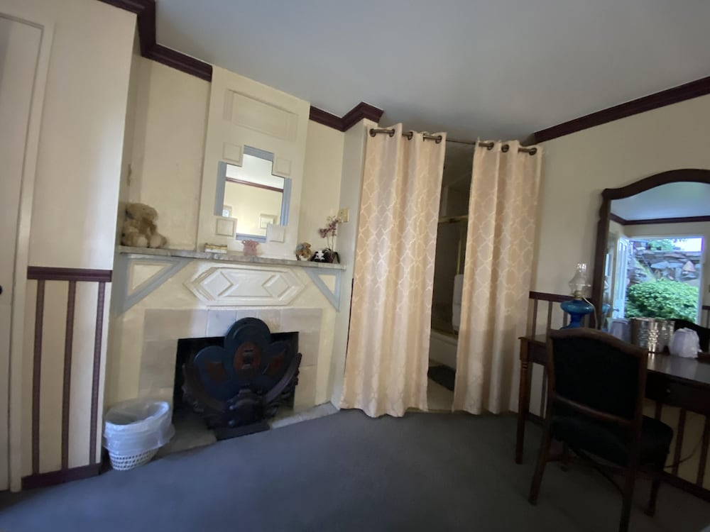 Gunn House Hotel 24/62