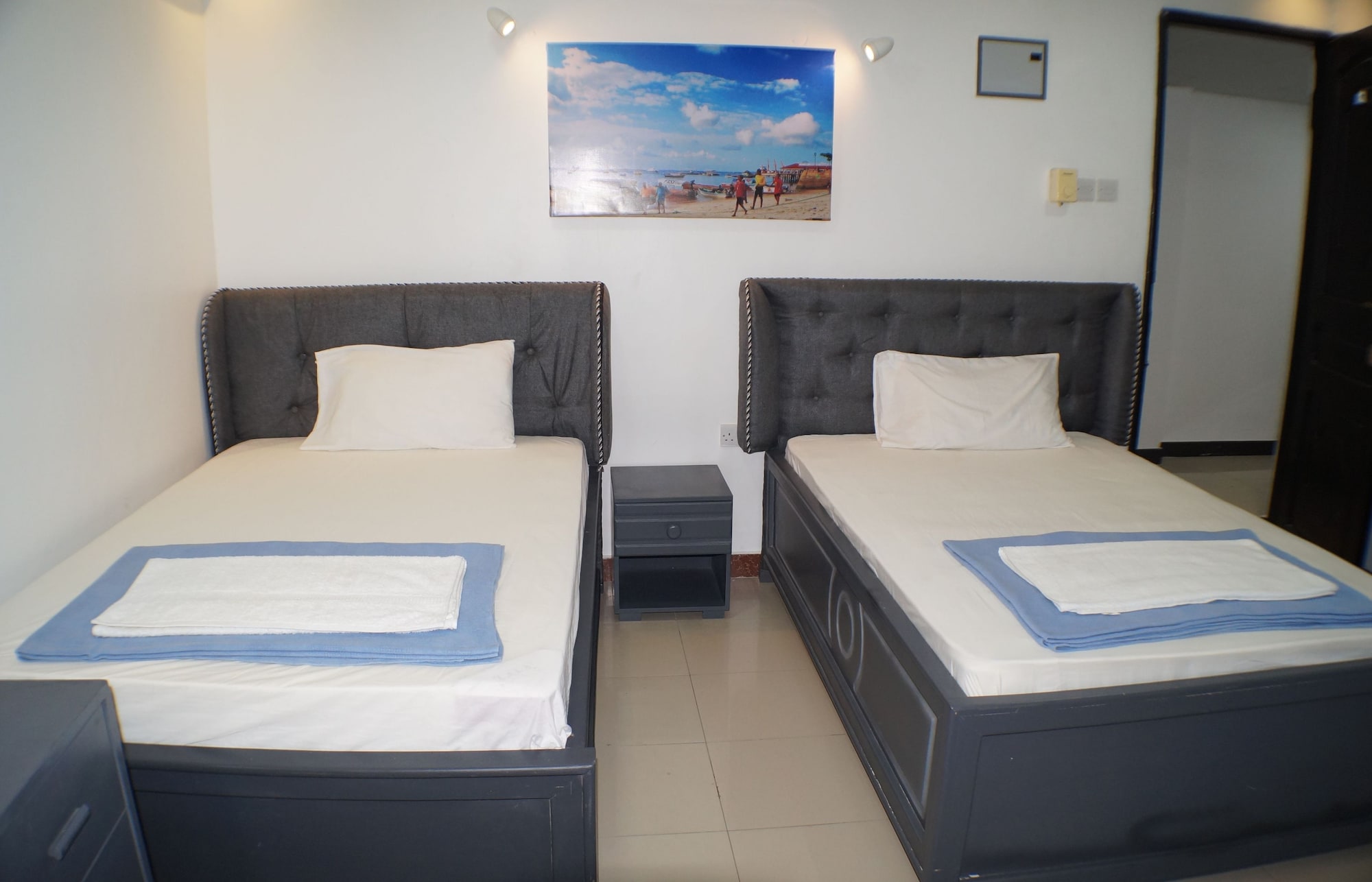 BASIC, KING BED