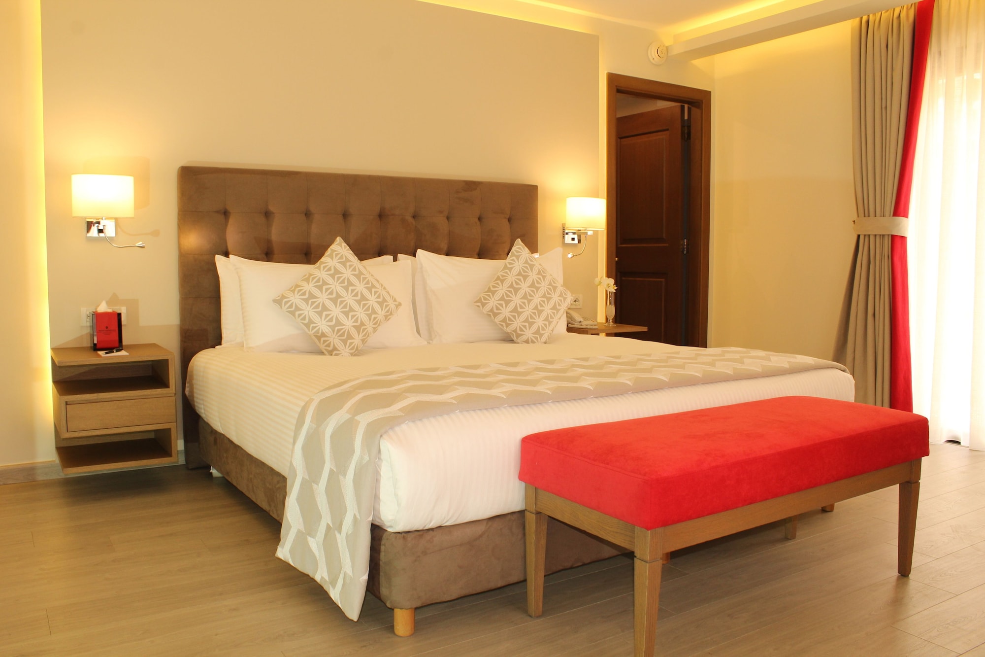 Diplomat, Suite, Single Bed, Garden View
