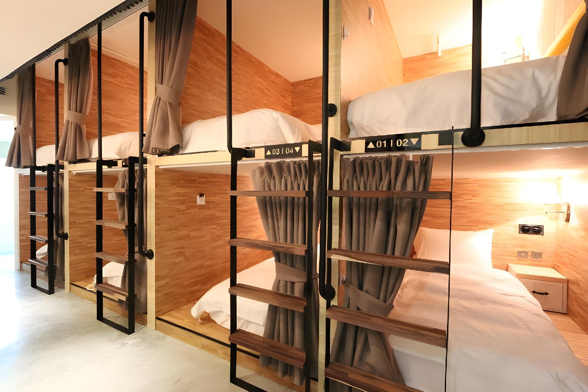 Female Dorm, Female Only