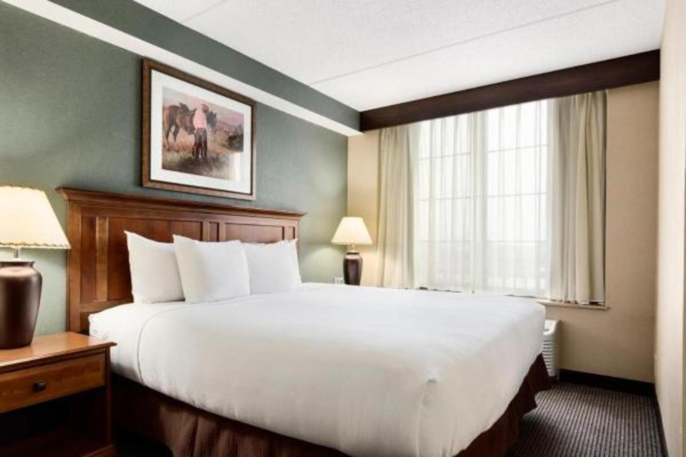 ROOM, KING BED, SOFA, HIGH FLOOR