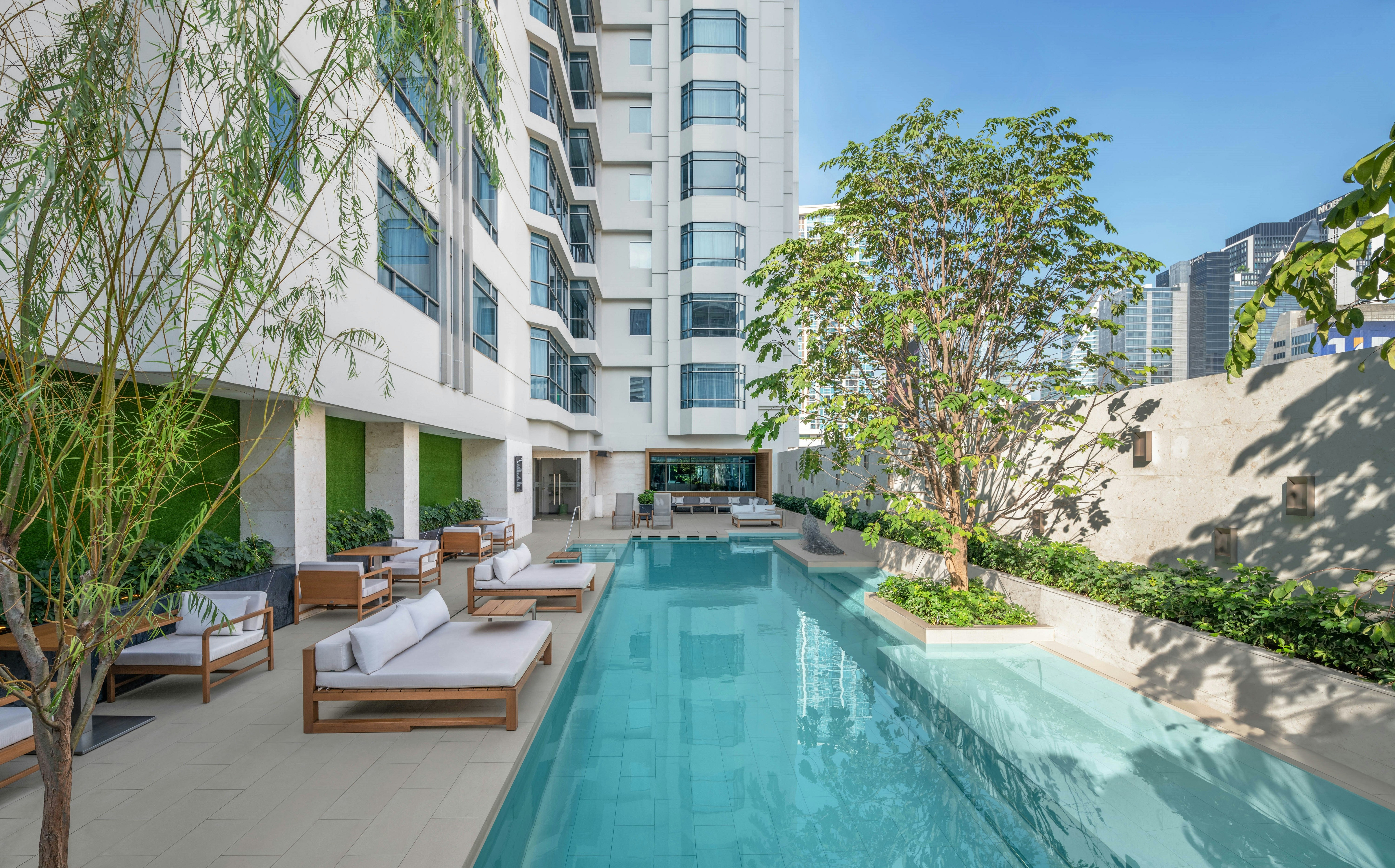 Doubletree By Hilton Bangkok Ploenchit As Formerly Majestic Grande Sukhumvit 51/51