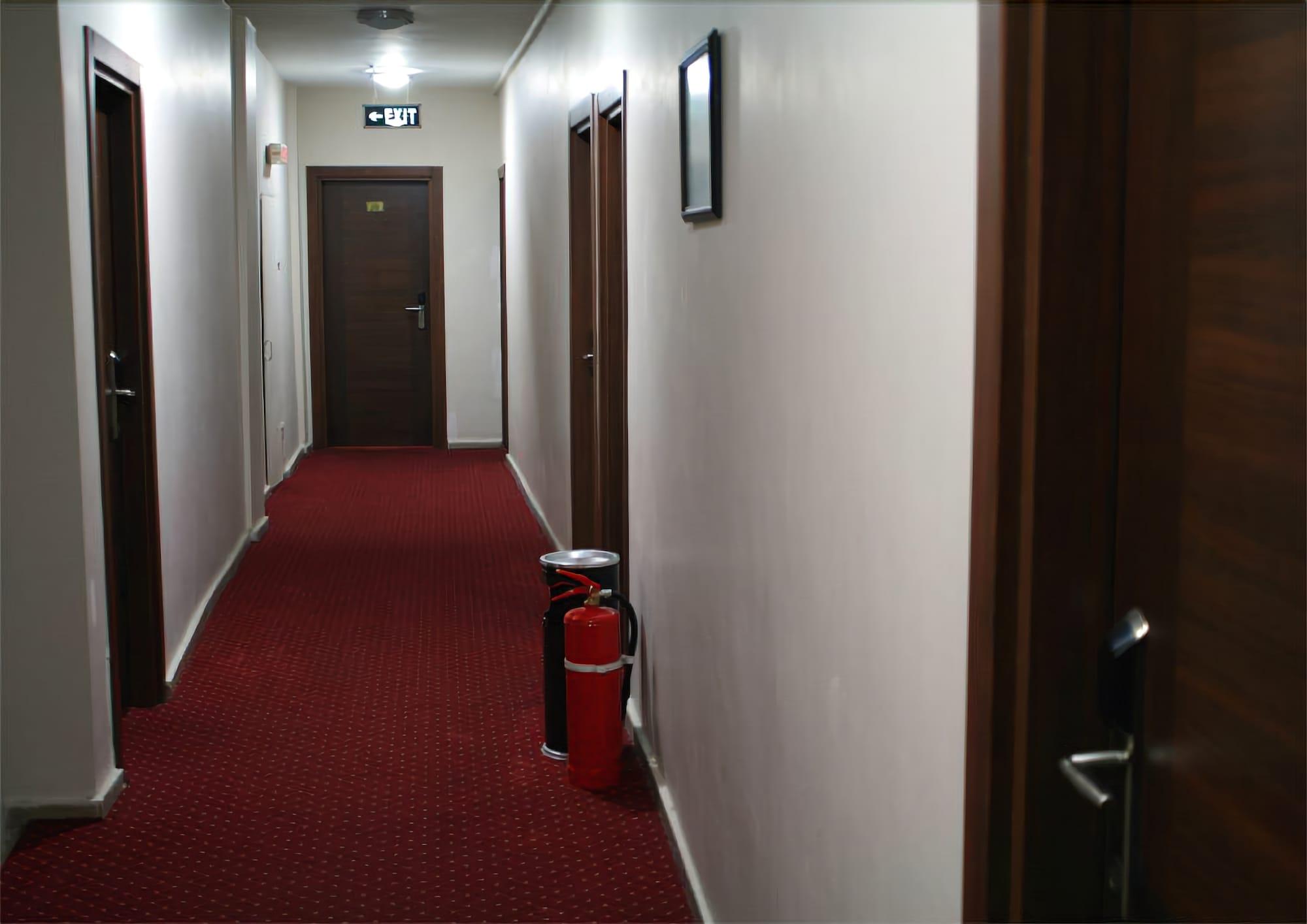 Diana Hotel 17/27
