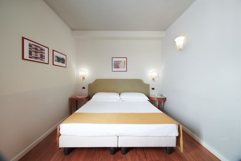 CLASSIC, DOUBLE OR TWIN BED