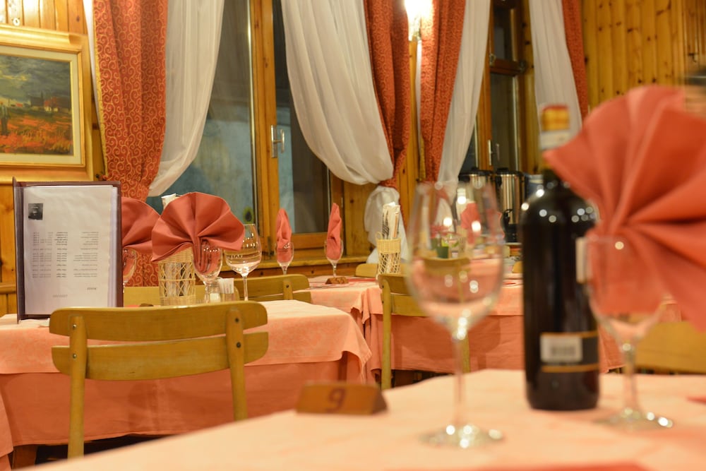 Gufo Hotel Sat Arr Dep Only 31/47