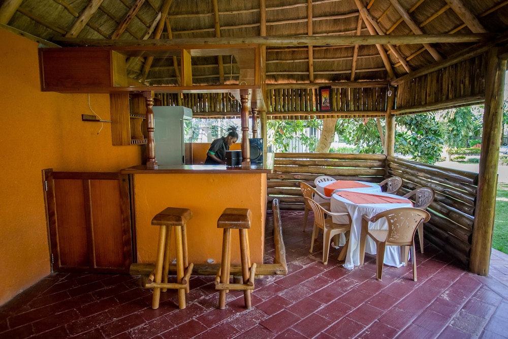Askay Hotel Suites Entebbe 29/43