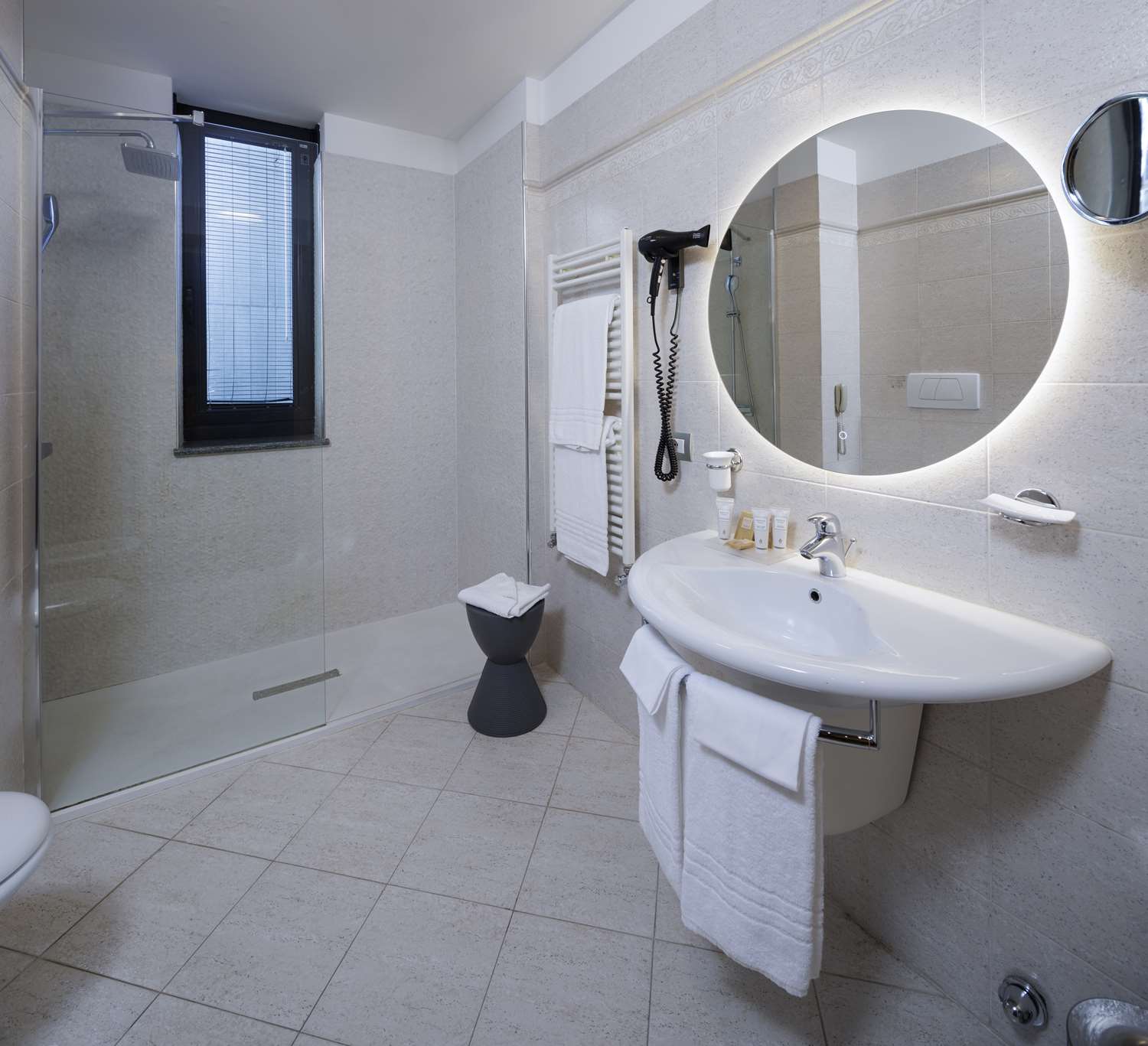 Best Western Plus Executive Hotel And Suites 53/54