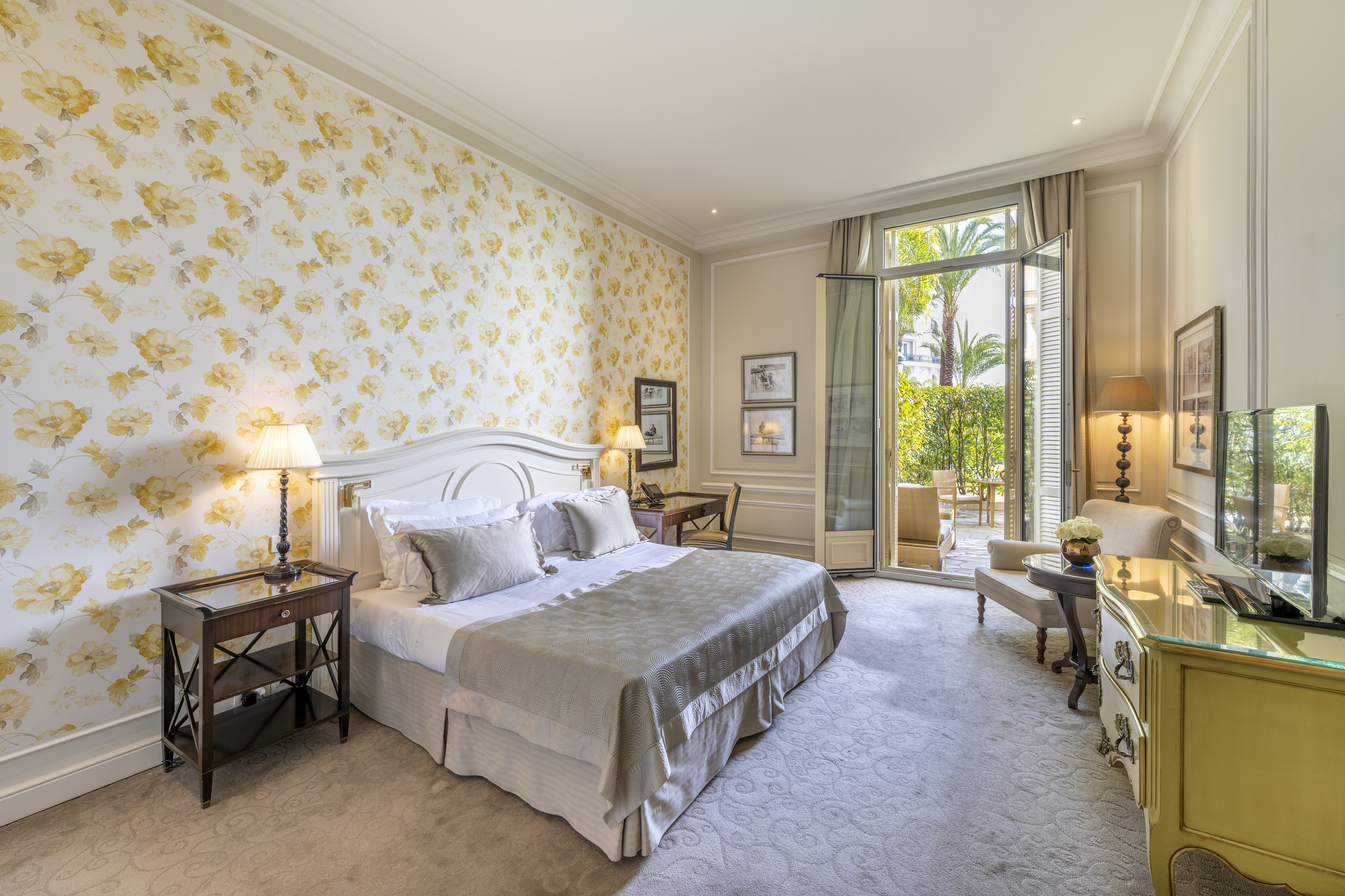 Deluxe, City or Courtyard View