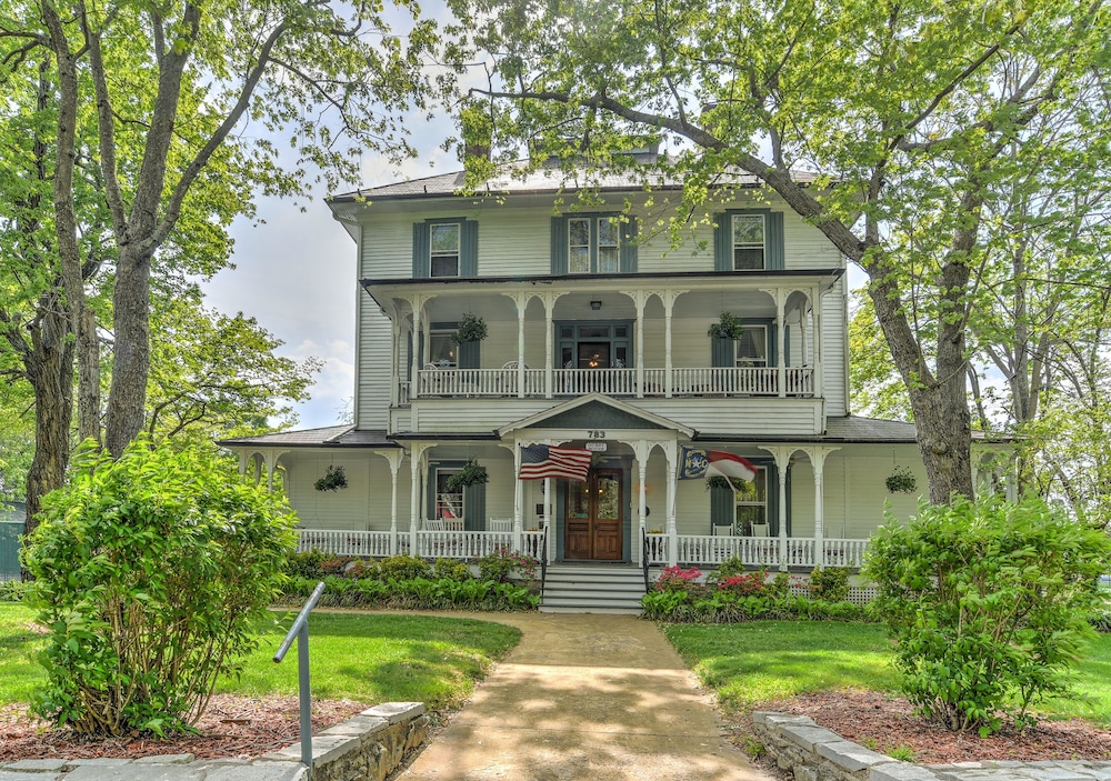 1898 Waverly Inn 4/73