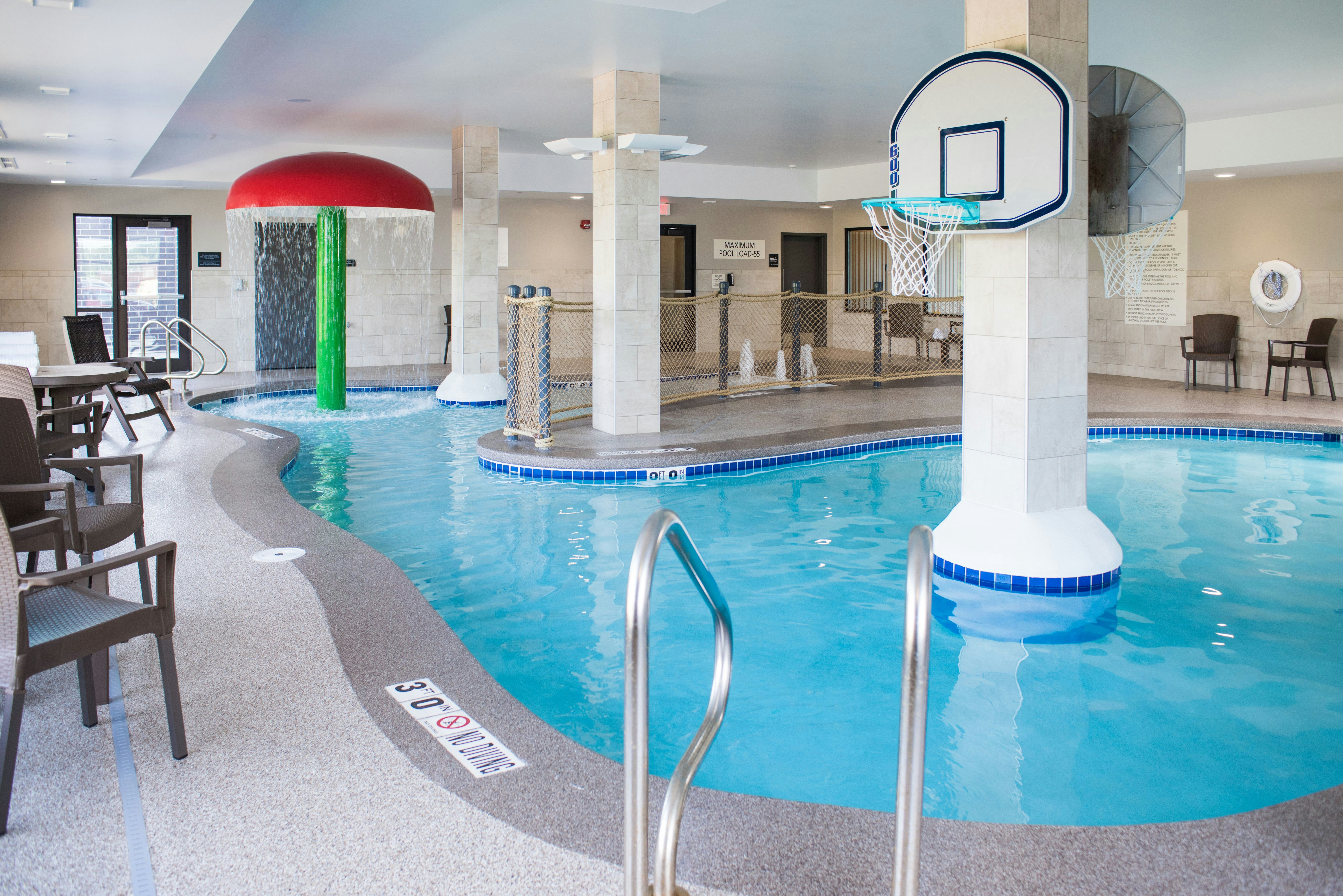 Hampton Inn Suites Wisconsin Dells Lake Delton 17/28
