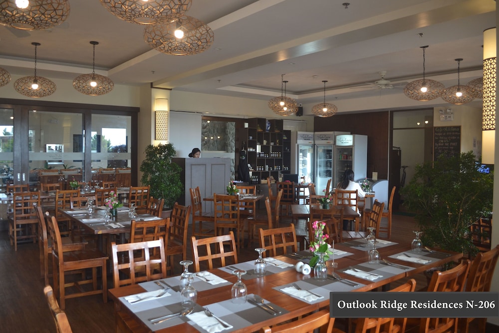 Outlook Ridge Residences N-206 42/50