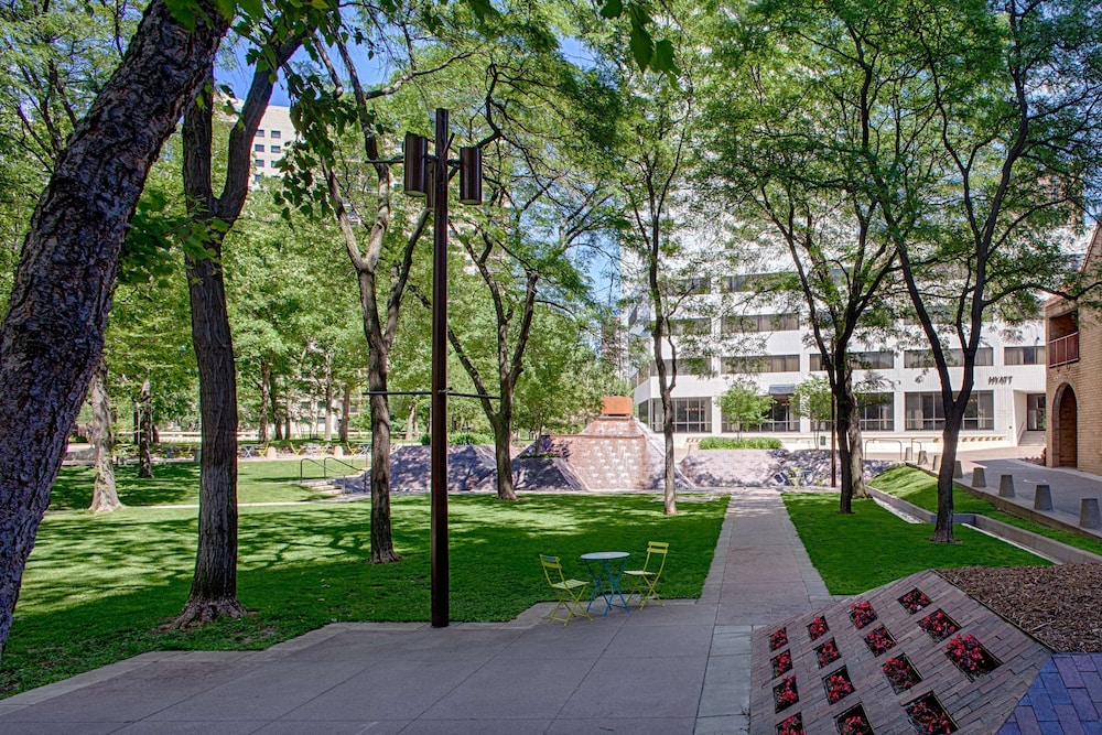Hyatt Regency 57/59