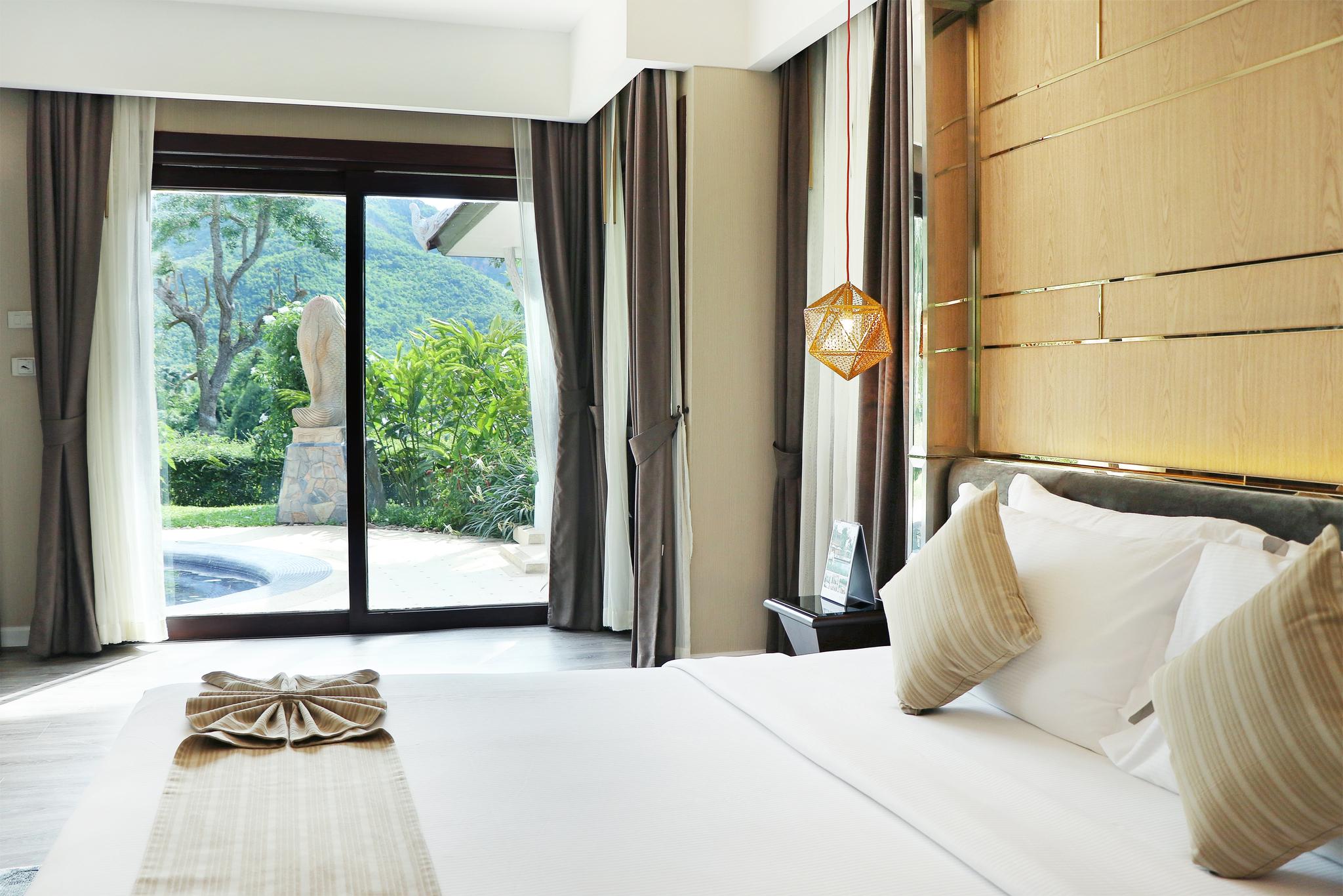 2 Bedrooms, Pool, Villa