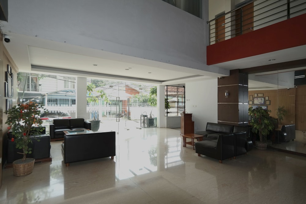 Lobby at Collection O near Paris Van Java formerly Cassa Dua Hotel, BANDUNG