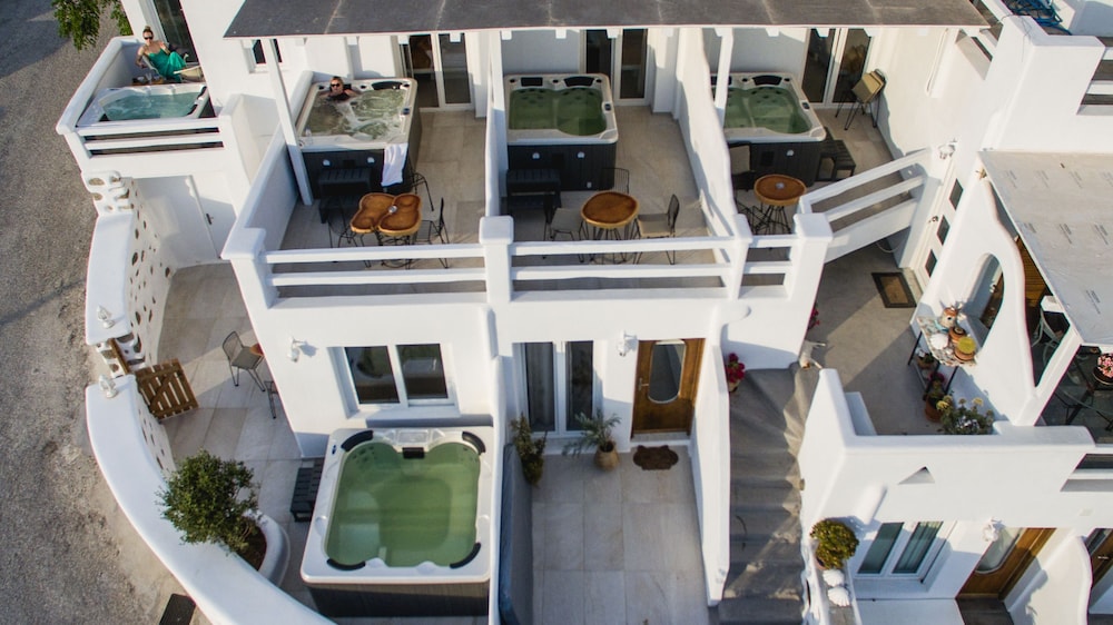 Villa Elina Suites And More 4/46