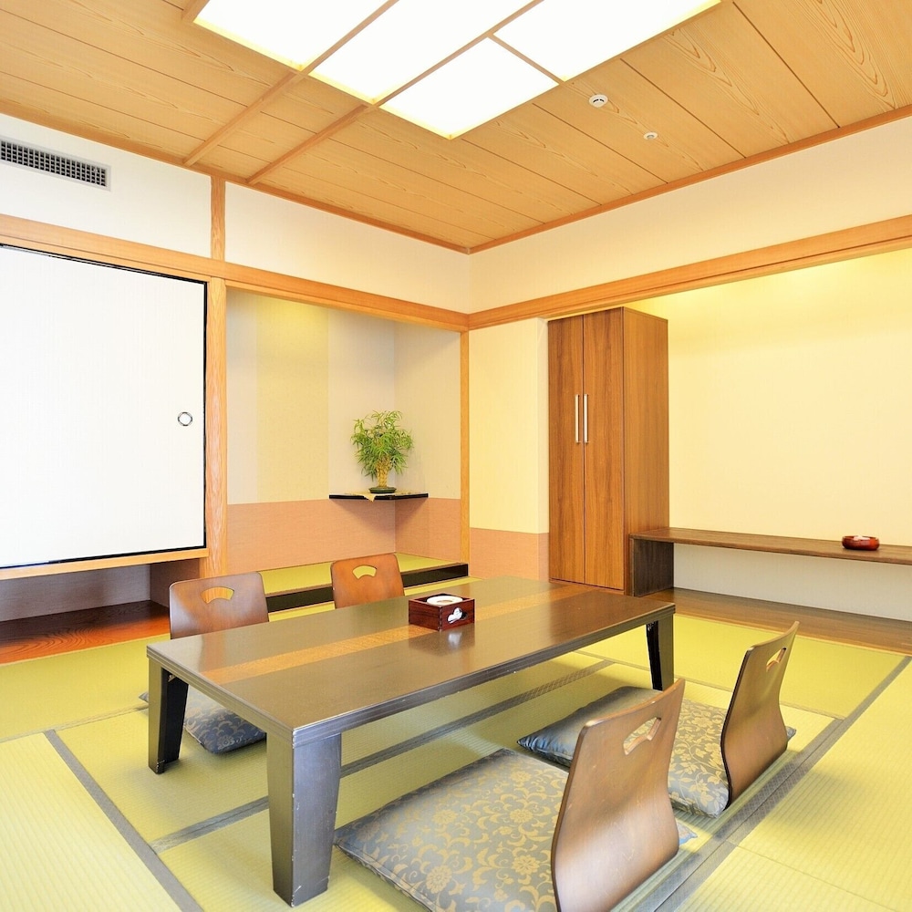 BAY RESORT HOTEL SHODOSHIMA 56/68