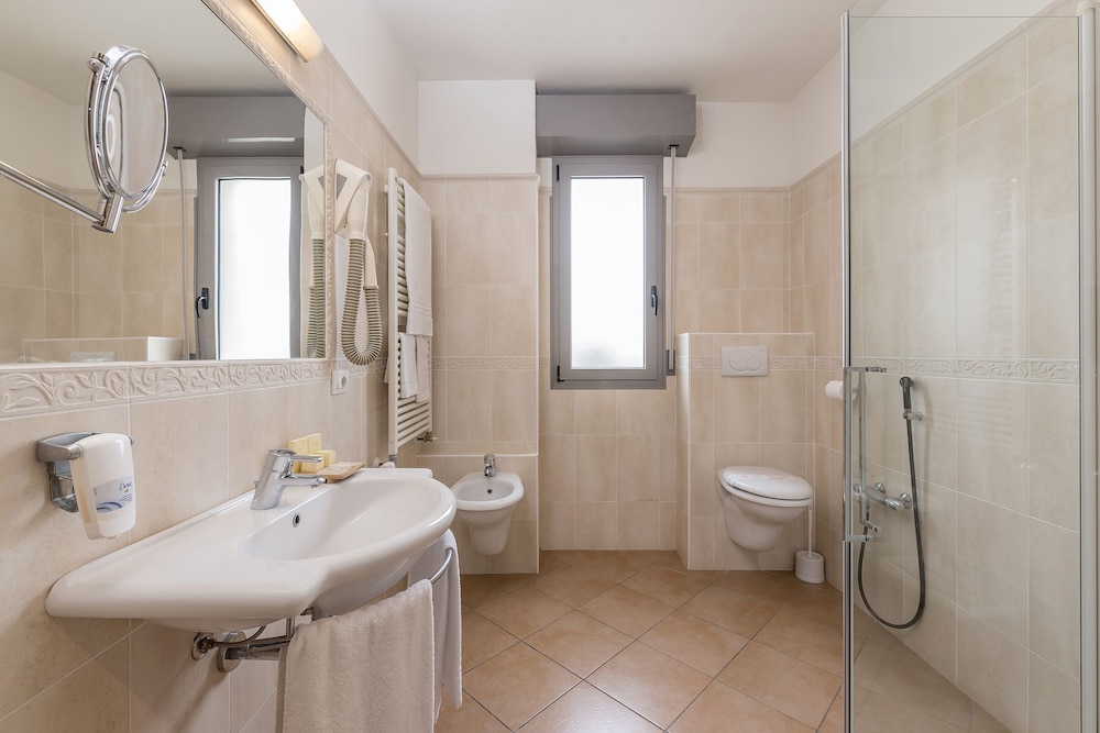 Hotel Sovrana 49/50