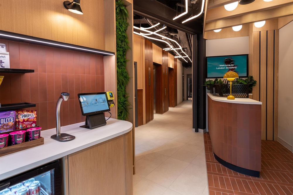 YOTELPAD London Stratford, Select by Hilton 6/50