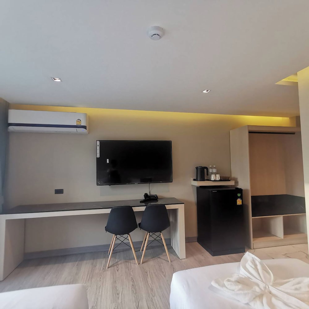 The 9 Residence Hotel 44/50