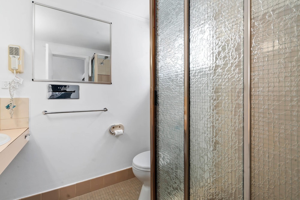غرفة قياسية بسرير كوين وسرير فردي، Comfort Inn Commodore Albury 6/6