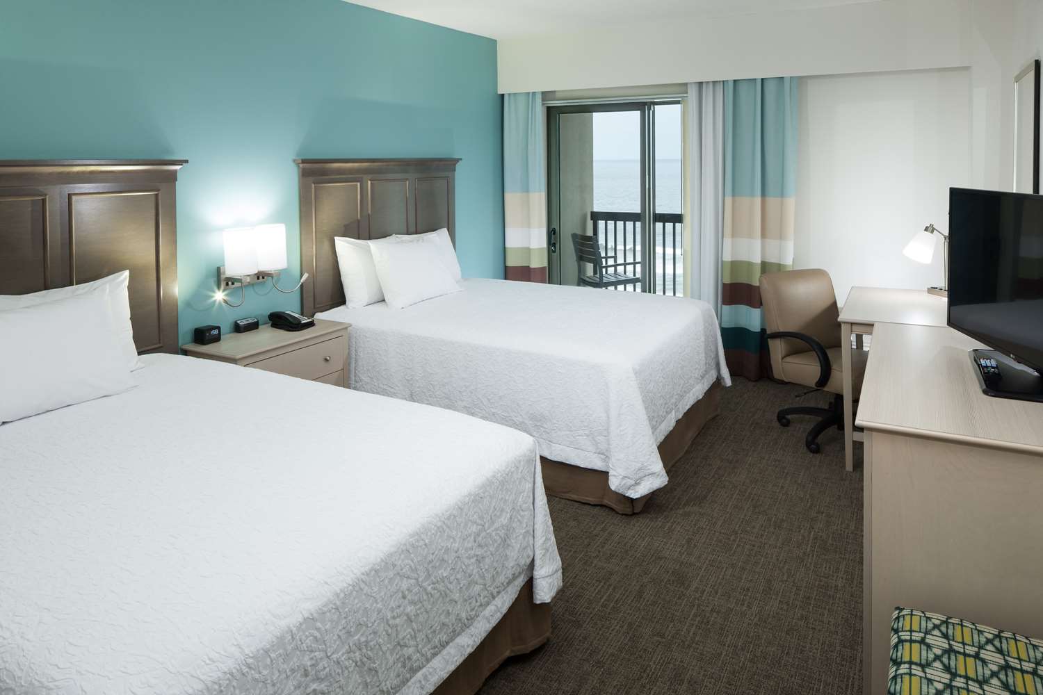 Room, Queen Bed, Ocean Front, Balcony, Accessible